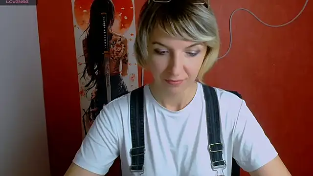Snapshot of Lana_Foxyy chatting on May 8, 4:01 pm Lana Foxyy online show from May 8, 4:01 pm