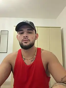 Snapshot of LunaFoxTip chatting on December 18, 11:33 pm LunaFoxTip online show from December 18, 11:33 pm