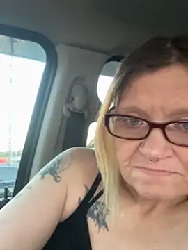 lindzybella online show from May 14, 12:28 am