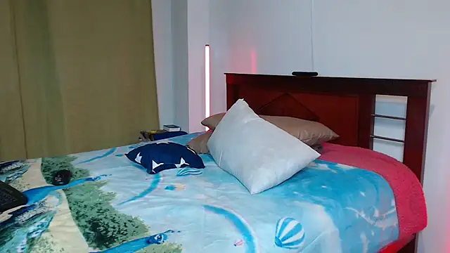 Snapshot of smith_celeste chatting on February 28, 12:44 am smith celeste online show from February 28, 12:44 am