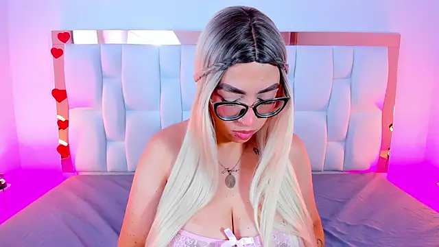 CamilleJuicy  online show from March 19, 12:53 pm