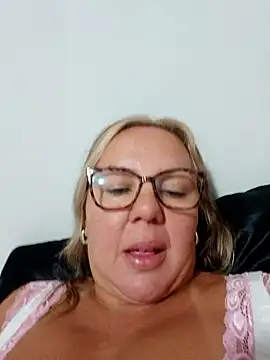 Pamelamilf online show from January 8, 4:15 am