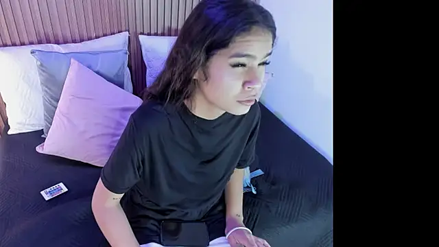 alina souvage  online show from January 11, 6:02 pm