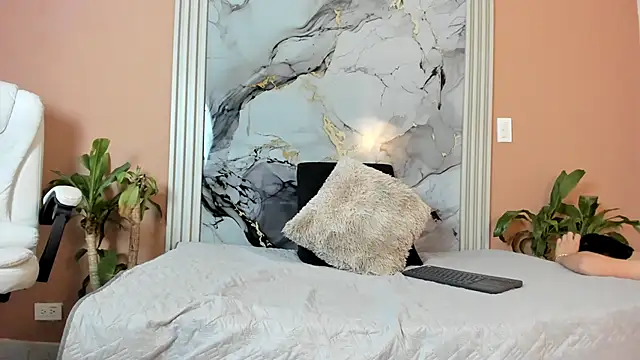 Snapshot of alex_xhunter chatting on February 9, 12:20 pm alex xhunter online show from February 9, 12:20 pm