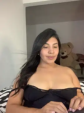 sarah benz  online show from May 7, 10:48 pm