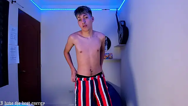 Snapshot of harry_jonshon69 chatting on February 7, 2:15 am harry jonshon69 online show from February 7, 2:15 am