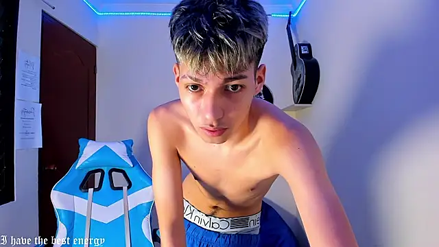 Snapshot of harry_jonshon69 chatting on February 11, 1:21 am harry jonshon69 online show from February 11, 1:21 am