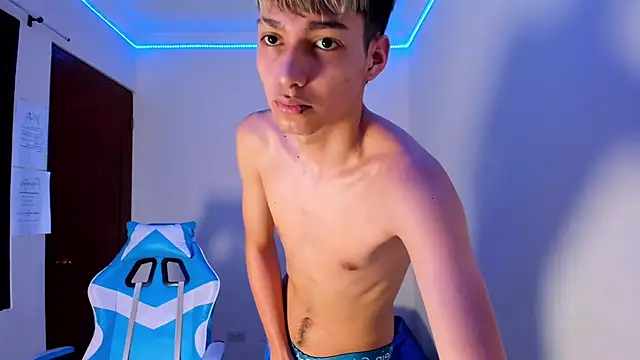 Snapshot of harry_jonshon69 chatting on February 14, 1:57 am harry jonshon69 online show from February 14, 1:57 am