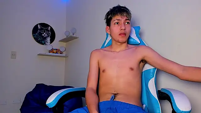 Snapshot of harry_jonshon69 chatting on February 16, 1:07 pm harry jonshon69 online show from February 16, 1:07 pm