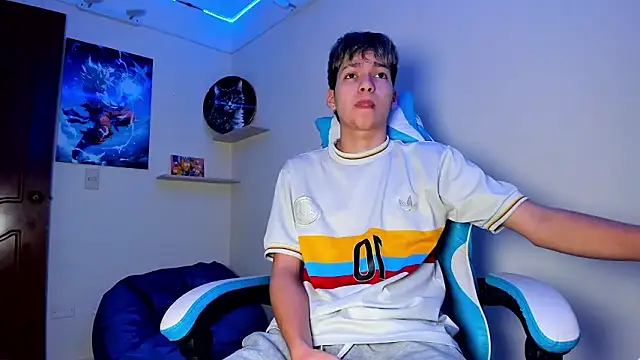 Snapshot of harry_jonshon69 chatting on February 26, 10:47 am harry jonshon69 online show from February 26, 10:47 am