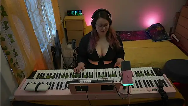 Snapshot of FireproofCuriousiteaze chatting on February 12, 9:43 pm FireproofCuriousiteaze online show from February 12, 9:43 pm