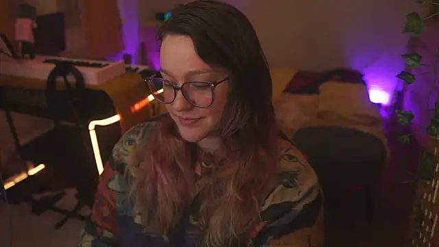 Snapshot of FireproofCuriousiteaze chatting on March 14, 5:02 am FireproofCuriousiteaze online show from March 14, 5:02 am