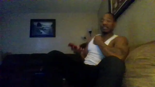 Snapshot of KingDes55 chatting on May 5, 2:08 am KingDes55 online show from May 5, 2:08 am
