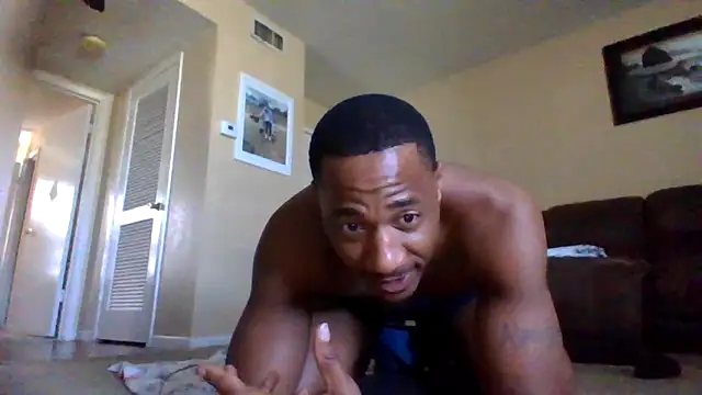 Snapshot of KingDes55 chatting on May 24, 9:53 pm KingDes55 online show from May 24, 9:53 pm