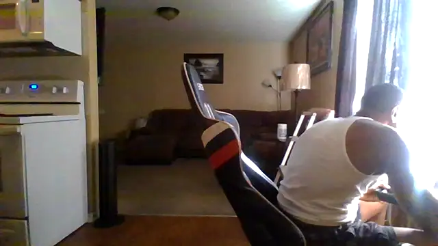 Snapshot of KingDes55 chatting on May 26, 3:08 pm KingDes55 online show from May 26, 3:08 pm