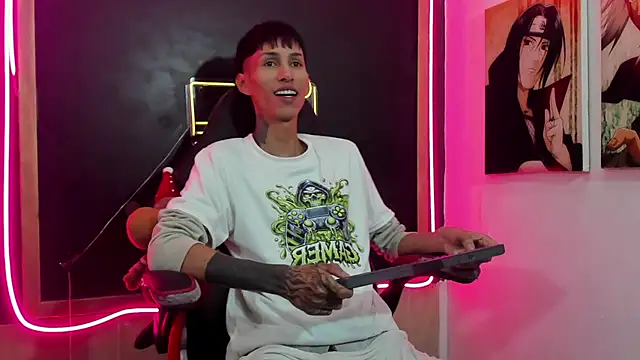 Daniel Deluc77 online show from December 18, 12:22 pm