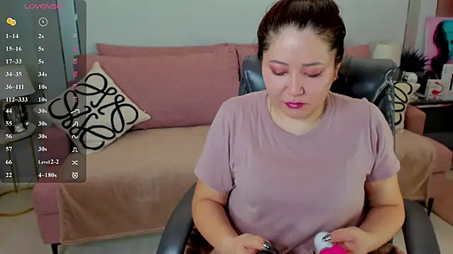  JadeHeart  online show from January 12, 12:49 am