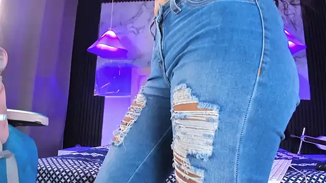 Carla evans  online show from December 22, 2:25 pm