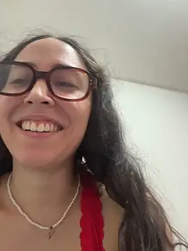 Snapshot of LatinDoll8 chatting on April 20, 4:48 am LatinDoll8 online show from April 20, 4:48 am