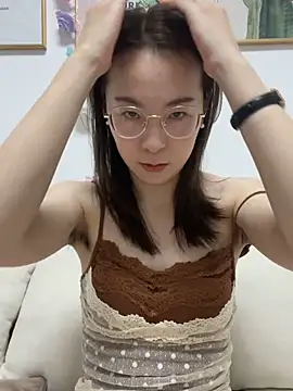 Snapshot of you-005 chatting on March 20, 9:58 am you-005 online show from March 20, 9:58 am