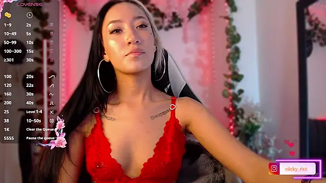 viicky r online show from April 24, 10:01 pm