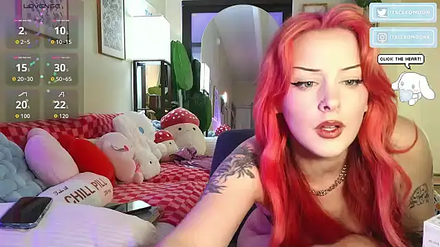 Snapshot of itscleomoon chatting on February 2, 1:37 am itscleomoon online show from February 2, 1:37 am