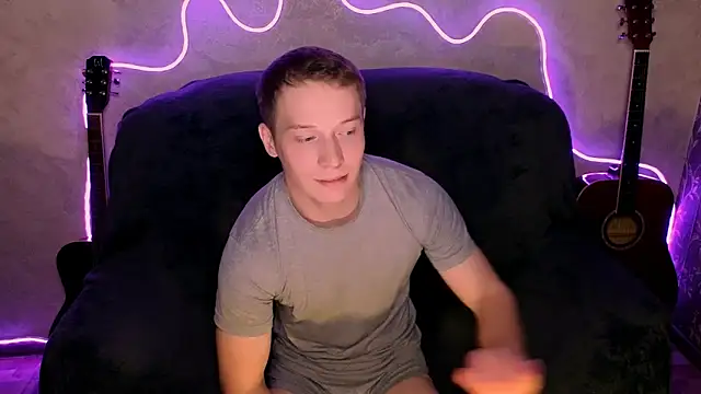 Snapshot of playoliver chatting on December 19, 10:00 am playoliver online show from December 19, 10:00 am