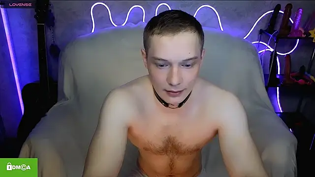 Snapshot of playoliver chatting on April 26, 3:15 am playoliver online show from April 26, 3:15 am