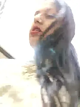 Snapshot of Hotmylips chatting on April 12, 5:40 pm Hotmylips online show from April 12, 5:40 pm