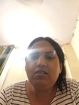 Snapshot of Hotmylips chatting on April 14, 5:19 pm Hotmylips online show from April 14, 5:19 pm