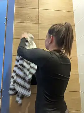 Niki Hug online show from January 11, 10:20 am