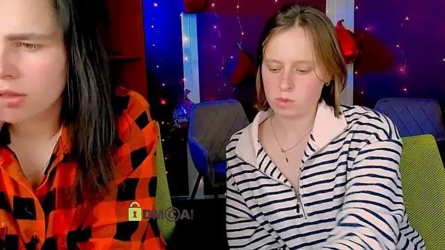 keuli li online show from February 18, 10:39 pm