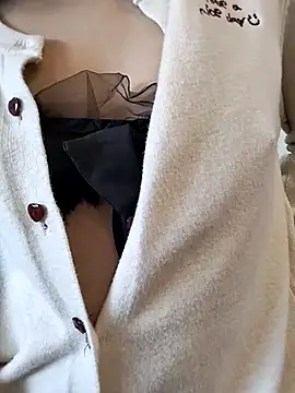 Miu ii online show from December 19, 1:29 pm