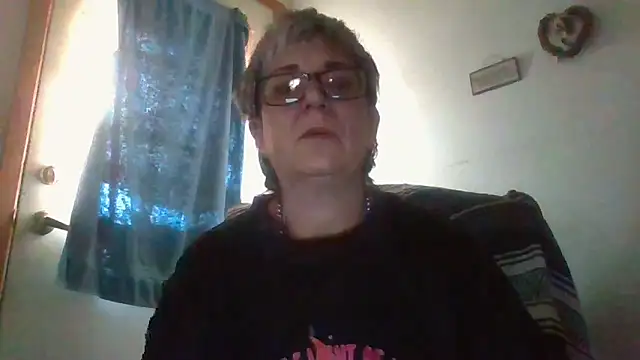 becky1111 online show from May 12, 10:29 pm