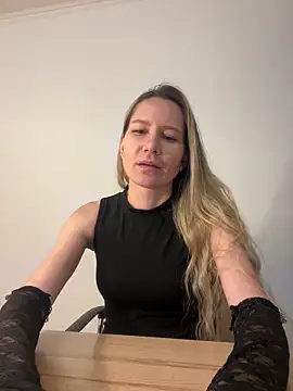 1Moonlight1 online show from February 6, 8:01 pm