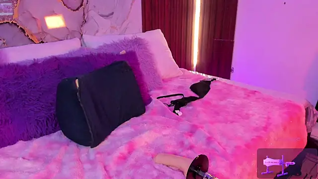 isabellagiirl online show from January 13, 8:25 pm