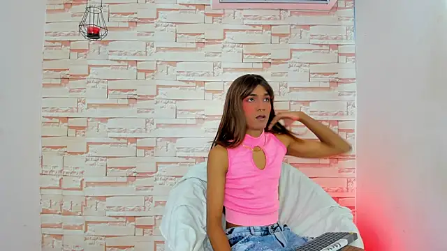 tiffanyy 777 online show from January 17, 2:22 pm