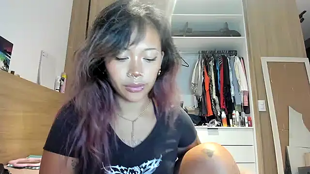 heavenngirlyy444 online show from December 18, 7:14 am