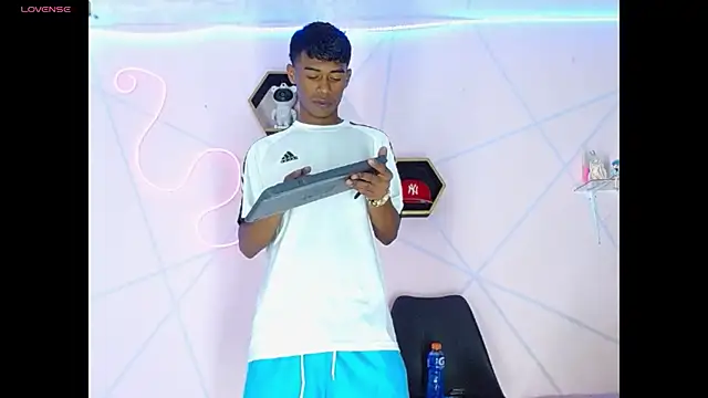 Yoim Williams online show from December 21, 10:17 pm