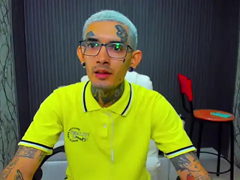 Boy tatto77 online show from December 17, 8:26 pm