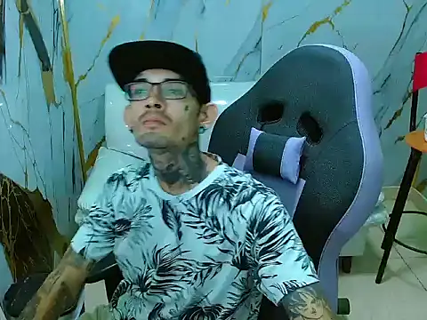 Boy tatto77 online show from March 31, 12:05 pm