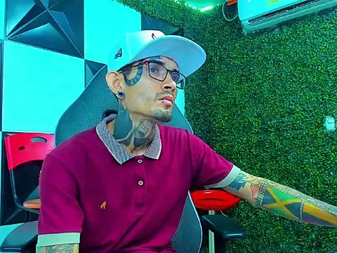 Boy tatto77 online show from April 4, 12:31 am