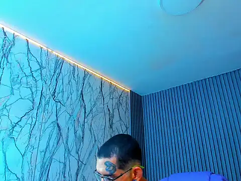 Boy tatto77 online show from April 12, 1:21 am