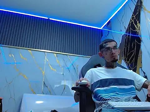 Boy tatto77 online show from April 27, 12:03 pm