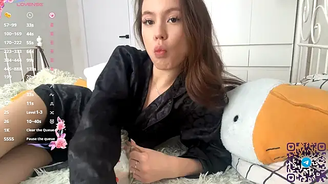 Snapshot of KitCerveny chatting on February 13, 10:11 am KitCerveny online show from February 13, 10:11 am