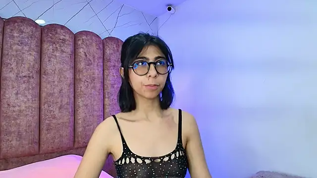 EllieBloom online show from January 9, 6:42 pm