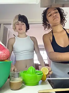 MikaScarlet online show from April 9, 8:42 am