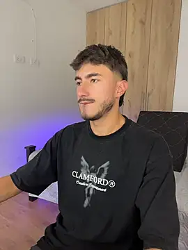 LIAM COLT online show from April 11, 6:23 pm