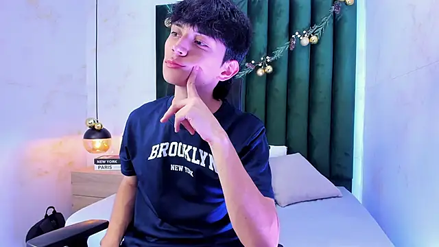 Aron valverde online show from December 21, 3:13 am