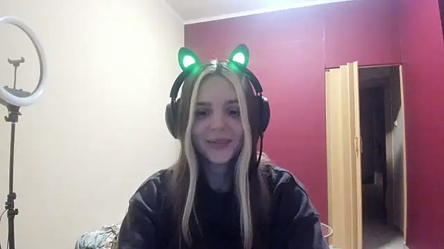 LunaAngell online show from December 23, 2:09 am